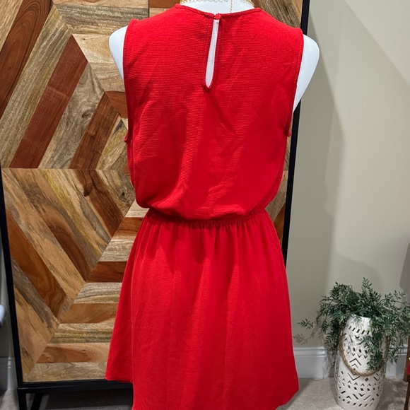Elegant Red Wrap Dress - Picture 3 of 3